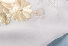 画像をギャラリービューアに読み込む, 雪輪 花 刺繍 半衿 正絹 梅 菊 桜 春 白 衿秀 小紋 着物全般 普段 お稽古 生地 肌ざわり 衿元 綺麗 お出掛け 半襟 おしゃれ 成人 式 大人 子供 着物 半襟 成人式 十三参り 半衿 長襦袢 振袖 女性 和服 和装小物 フォーマル カジュアル 可愛い