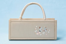 画像をギャラリービューアに読み込む, 和装用 バック 絹100% 猫 刺繍 薄い砂色 衿秀 着物 お洒落 小紋 紬 お出掛け 普段用 トートバック 和装用 和服 着物初心者 茶席 お茶会 鞄 着物に合わせるバッグ 和装用バック カジュアル きもの用バック 着物用バック 小紋 付下げ 無地 小紋 紬