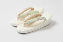 画像をギャラリービューアに読み込む, 夏草履 楊柳 刺しゅう入り 鼻緒草履 白 経シワ 楊柳シボ 着物 夏用 ぞうり 和服 刺繍 和装 小紋 紬 単衣 お出かけ着 夏 セミフォーマル 訪問着 付下げ 無地 草履 履き 女性 レディース 普段 履き 鼻緒 草履 女性 痛くない 単品 カジュアル