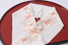 画像をギャラリービューアに読み込む, 梅 桜 紋 刺繍 正絹半衿 白 衿秀 刺繍入り 振袖 半襟 半衿 刺しゅう 着物 おしゃれ 女性 大人 普段 お稽古 高級 長襦袢 きもの 和服 和装小物 着付け小物 可愛い 衿 襟 訪問着 付下げ 紬 小紋 無地 成人式 卒業式 十三参り 袴姿 フォーマル 結婚式