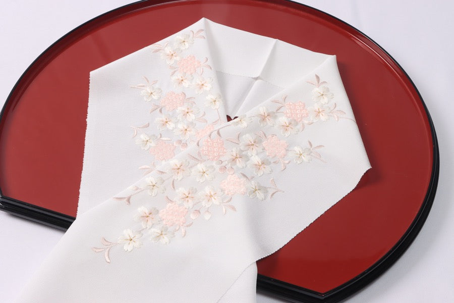 しだれ桜 刺繍 正絹半衿 白 衿秀 刺繍入り 振袖 半襟 半衿 刺しゅう 着物 おしゃれ 女性 大人 普段 お稽古 高級 長襦袢 着物 きもの 女性  和服 和装小物 着付け小物 可愛い 衿 襟 訪問着 付下げ 無地 成人式 卒業式 十三参り 袴姿 フォーマル 結婚式