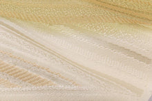 画像をギャラリービューアに読み込む, かわり織り 帯揚げ 正絹 金糸 ぼかし 金色 ベージュ モダン 和小物さくら 着物 帯揚 名古屋帯 袋帯 帯揚げ おしゃれ コーディネート 袷 単衣 付け下げ 訪問着 和服 和装 着付け小物 帯あげ 和装小物 結婚式 入学式 卒業式 色無地 色留 フォーマル 無地 小紋