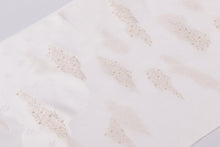 画像をギャラリービューアに読み込む, 留袖用 帯揚げ 白 引き寄せ模様 金通し 上質 正絹100% 京都 和装小物 加藤萬 着物 袋帯 留袖 白 黒留袖 結婚式 フォーマル 正絹 結婚式用 通年 白い帯揚げ 単品 花嫁 母 礼装用 白地 色留袖 色留