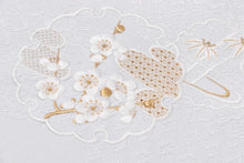 画像をギャラリービューアに読み込む, 留袖用 帯揚げ 白 黄変防止 唐織生地 地紋 刺しゅう 丹後ちりめん 上質 正絹100% 衿秀 刺繍 着物 袋帯 留袖 白 黒留袖 結婚式 フォーマル 正絹 結婚式用 通年 白い帯揚げ 単品 花嫁 母 礼装用 白地 ネオクラッセ加工シルク 色留袖 色留