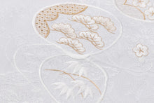 画像をギャラリービューアに読み込む, 留袖用 帯揚げ 白 黄変防止 唐織生地 地紋 刺しゅう 丹後ちりめん 上質 正絹100% 衿秀 刺繍 着物 袋帯 留袖 白 黒留袖 結婚式 フォーマル 正絹 結婚式用 通年 白い帯揚げ 単品 花嫁 母 礼装用 白地 ネオクラッセ加工シルク 色留袖 色留