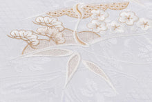 画像をギャラリービューアに読み込む, 留袖用 帯揚げ 白 黄変防止 唐織生地 地紋 刺しゅう 丹後ちりめん 上質 正絹100% 衿秀 刺繍 着物 袋帯 留袖 白 黒留袖 結婚式 フォーマル 正絹 結婚式用 通年 白い帯揚げ 単品 花嫁 母 礼装用 白地 ネオクラッセ加工シルク 色留袖 色留