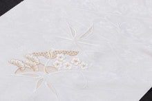 画像をギャラリービューアに読み込む, 留袖用 帯揚げ 白 黄変防止 唐織生地 地紋 刺しゅう 丹後ちりめん 上質 正絹100% 衿秀 刺繍 着物 袋帯 留袖 白 黒留袖 結婚式 フォーマル 正絹 結婚式用 通年 白い帯揚げ 単品 花嫁 母 礼装用 白地 ネオクラッセ加工シルク 色留袖 色留