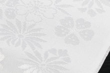 画像をギャラリービューアに読み込む, 正絹半衿 花 地紋入り白無地 加藤萬 半衿 半襟 絹 生地 肌ざわり 衿元 綺麗 半襟 半衿 おしゃれ 普段 お出掛け 高級 長襦袢 着物 きもの 女性 和服 和装小物 着付け小物 フォーマル カジュアル 可愛い 衿 襟 木綿 訪問着 付下げ 小紋 紬 無地 礼装