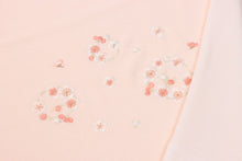 画像をギャラリービューアに読み込む, 梅の刺繍 襟巻き 着物 ショール 正絹 縮緬 和装 和装小物 マフラー 着物 晴れ着 和服 柔らか 衿秀 あたたかい 小紋 付下げ 振袖 成人式 和風 ストール 可愛い お茶 観劇 フォーマル ピンク ちりめん 生地 和柄 ショール 大判 カジュアル