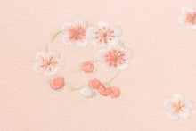 画像をギャラリービューアに読み込む, 梅の刺繍 襟巻き 着物 ショール 正絹 縮緬 和装 和装小物 マフラー 着物 晴れ着 和服 柔らか 衿秀 あたたかい 小紋 付下げ 振袖 成人式 和風 ストール 可愛い お茶 観劇 フォーマル ピンク ちりめん 生地 和柄 ショール 大判 カジュアル