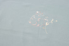 画像をギャラリービューアに読み込む, 刺繍 襟巻き 着物 ショール 正絹 縮緬 和装 和装小物 マフラー 着物 晴れ着 和服 柔らか 衿秀 あたたかい 小紋 付下げ 振袖 成人式 和風 ストール 可愛い お茶 観劇 フォーマル ピンク ちりめん 生地 和柄 ショール 大判 カジュアル