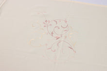 画像をギャラリービューアに読み込む, 刺繍 襟巻き 着物 ショール 正絹 縮緬 和装 和装小物 マフラー 着物 晴れ着 和服 柔らか 衿秀 あたたかい 小紋 付下げ 振袖 成人式 和風 ストール 可愛い お茶 観劇 フォーマル ピンク ちりめん 生地 和柄 ショール 大判 カジュアル