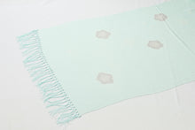 画像をギャラリービューアに読み込む, 刺繍 襟巻き 着物 ショール 正絹 縮緬 和装 和装小物 マフラー 着物 晴れ着 和服 柔らか 衿秀 あたたかい 小紋 付下げ 振袖 成人式 和風 ストール 可愛い お茶 観劇 フォーマル ピンク ちりめん 生地 和柄 ショール 大判 カジュアル