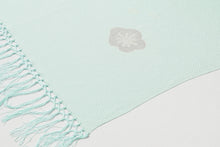 画像をギャラリービューアに読み込む, 刺繍 襟巻き 着物 ショール 正絹 縮緬 和装 和装小物 マフラー 着物 晴れ着 和服 柔らか 衿秀 あたたかい 小紋 付下げ 振袖 成人式 和風 ストール 可愛い お茶 観劇 フォーマル ピンク ちりめん 生地 和柄 ショール 大判 カジュアル