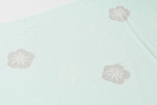 画像をギャラリービューアに読み込む, 刺繍 襟巻き 着物 ショール 正絹 縮緬 和装 和装小物 マフラー 着物 晴れ着 和服 柔らか 衿秀 あたたかい 小紋 付下げ 振袖 成人式 和風 ストール 可愛い お茶 観劇 フォーマル ピンク ちりめん 生地 和柄 ショール 大判 カジュアル