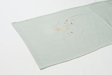 画像をギャラリービューアに読み込む, 刺繍 襟巻き 着物 ショール 正絹 縮緬 和装 和装小物 マフラー 着物 晴れ着 和服 柔らか 衿秀 あたたかい 小紋 付下げ 振袖 成人式 和風 ストール 可愛い お茶 観劇 フォーマル ピンク ちりめん 生地 和柄 ショール 大判 カジュアル