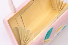 画像をギャラリービューアに読み込む, 着物 バッグ 和装 和小物さくら 縮緬 刺繍 梅 竹 刺しゅう ピンク 可愛い 和装バッグ 結婚式 訪問着 高級 上質 フォーマル 単品 大人 女性 新品 和装用 着物用バッグ 振袖 訪問着 付け下げ 小物入れ 鞄 着物に合わせるバッグ 和装用バック