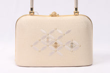 画像をギャラリービューアに読み込む, 着物 バッグ 和装用 衿秀 正絹 刺繍 可愛い 和装バッグ 結婚式 訪問着 高級 上質 フォーマル 大人 女性 新品 着物用バッグ 振袖 訪問着 付け下げ 小物入れ 鞄 着物に合わせるバッグ 和装用バック