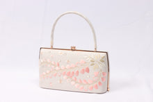 画像をギャラリービューアに読み込む, 着物 バッグ 和装用 衿秀 正絹 刺繍 可愛い 和装バッグ 結婚式 訪問着 高級 上質 フォーマル 大人 女性 新品 着物用バッグ 振袖 訪問着 付け下げ 小物入れ 鞄 着物に合わせるバッグ 和装用バック