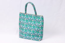 画像をギャラリービューアに読み込む, ときめく淡い可愛さ 和風 加藤萬 手提げバッグ a4 縦型 絹100% 日本製 着物 和装バッグ 着物 バッグ エコバック サブバッグ トート お茶席 お稽古 お出かけ 手提げ トートバッグ 布 丈夫 レディース フォーマル カジュアル 浴衣 着物バッグ 利休バッグ