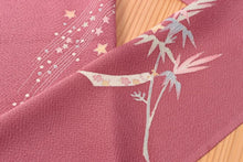 画像をギャラリービューアに読み込む, 加賀友禅 正絹半衿 笹短冊 七夕 手書き 夏 縮緬 濃いピンク 正絹 絹 半衿 本加賀友禅 作家 落款 ちりめん 着物 付下げ 小紋 無地 紬 着物全般 普段 お稽古 衿元 綺麗 半襟 おしゃれ 大人 長襦袢 女性 和服 和装小物 着付け小物 カジュアル 可愛い 衿 襟