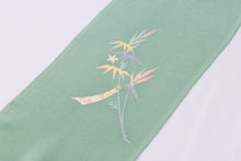 画像をギャラリービューアに読み込む, 加賀友禅 正絹半衿 笹短冊 七夕 手書き 縮緬 緑 正絹 絹 半衿 本加賀友禅 作家 落款 ちりめん 着物 付下げ 小紋 無地 紬 着物全般 普段 お稽古 衿元 綺麗 半襟 おしゃれ 大人 長襦袢 女性 和服 和装小物 着付け小物 カジュアル 可愛い 衿 襟