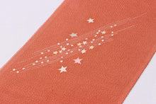 画像をギャラリービューアに読み込む, 加賀友禅 正絹半衿 笹短冊 七夕 手書き 縮緬 橙 正絹 絹 半衿 本加賀友禅 作家 落款 ちりめん 着物 付下げ 小紋 無地 紬 着物全般 普段 お稽古 衿元 綺麗 半襟 おしゃれ 大人 長襦袢 女性 和服 和装小物 着付け小物 カジュアル 可愛い 衿 襟