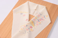 画像をギャラリービューアに読み込む, 加賀友禅 正絹半衿 柳に傘 手書き 縮緬 白 正絹 絹 半衿 本加賀友禅 作家 落款 ちりめん 着物 付下げ 小紋 無地 紬 着物全般 普段 お稽古 衿元 綺麗 半襟 おしゃれ 大人 長襦袢 女性 和服 和装小物 着付け小物 カジュアル 可愛い 衿 襟