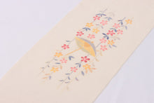 画像をギャラリービューアに読み込む, 加賀友禅 正絹半衿 柳に傘 手書き 縮緬 白 正絹 絹 半衿 本加賀友禅 作家 落款 ちりめん 着物 付下げ 小紋 無地 紬 着物全般 普段 お稽古 衿元 綺麗 半襟 おしゃれ 大人 長襦袢 女性 和服 和装小物 着付け小物 カジュアル 可愛い 衿 襟