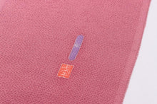 画像をギャラリービューアに読み込む, 加賀友禅 正絹半衿 松 手書き 縮緬 濃いピンク 正絹 絹 半衿 本加賀友禅 作家 落款 ちりめん 着物 付下げ 小紋 無地 紬 着物全般 普段 お稽古 衿元 綺麗 半襟 おしゃれ 大人 長襦袢 女性 和服 和装小物 着付け小物 カジュアル 可愛い 衿 襟