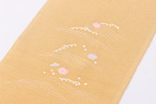 画像をギャラリービューアに読み込む, 加賀友禅 正絹半衿 波に梅 手書き 縮緬 黄色 正絹 絹 半衿 本加賀友禅 作家 落款 ちりめん 着物 付下げ 小紋 無地 紬 着物全般 普段 お稽古 衿元 綺麗 半襟 おしゃれ 大人 長襦袢 女性 和服 和装小物 着付け小物 カジュアル 可愛い 衿 襟