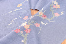 画像をギャラリービューアに読み込む, 加賀友禅 正絹半衿 波に梅 手書き 縮緬 青 正絹 絹 半衿 本加賀友禅 作家 落款 ちりめん 着物 付下げ 小紋 無地 紬 着物全般 普段 お稽古 衿元 綺麗 半襟 おしゃれ 大人 長襦袢 女性 和服 和装小物 着付け小物 カジュアル 可愛い 衿 襟