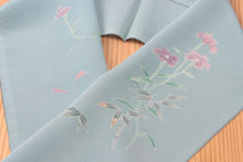 画像をギャラリービューアに読み込む, 加賀友禅 正絹半衿 花 手書き 縮緬 緑 正絹 絹 半衿 本加賀友禅 作家 落款 ちりめん 着物 付下げ 小紋 無地 紬 着物全般 普段 お稽古 衿元 綺麗 半襟 おしゃれ 大人 長襦袢 女性 和服 和装小物 着付け小物 カジュアル 可愛い 衿 襟