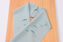 画像をギャラリービューアに読み込む, 加賀友禅 正絹半衿 手書き 縮緬 緑 正絹 絹 半衿 本加賀友禅 作家 落款 ちりめん 着物 付下げ 小紋 無地 紬 着物全般 普段 お稽古 衿元 綺麗 半襟 おしゃれ 大人 長襦袢 女性 和服 和装小物 着付け小物 カジュアル 可愛い 衿 襟