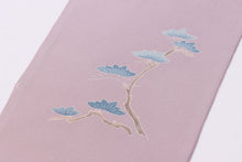 画像をギャラリービューアに読み込む, 加賀友禅 正絹半衿 手書き 縮緬 ピンク 紫 正絹 絹 半衿 本加賀友禅 作家 落款 ちりめん 着物 付下げ 小紋 無地 紬 着物全般 普段 お稽古 衿元 綺麗 半襟 おしゃれ 大人 長襦袢 女性 和服 和装小物 着付け小物 カジュアル 可愛い 衿 襟