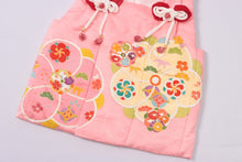 画像をギャラリービューアに読み込む, 日本製 被布コート 単品 七五三 着物 3歳 女の子 正絹 被布着 被布 初節句 衣装 絹100% 羽織り 和装 3歳 7歳 女の子 古典 正絹 きんちゃく キッズ 女の子 ガールズ 女児 七五三 日本製 衿秀 子供 初詣 桃の節句 防寒 子供 着物 正月 和服 和装 子ども用 ピンク 友禅模様