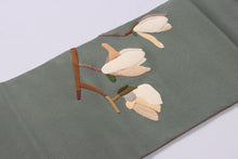 画像をギャラリービューアに読み込む, 木蓮 押し絵付き 正絹 名古屋帯 仕立て おしゃれ 茶 緑 着物 高級 縮緬 染帯 押絵 帯 柄 花柄 花 模様 カジュアル 染 紬 紅型 お洒落 おしゃれ帯 かわいい 着物 和装小物 着付け小物 小紋