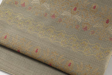 画像をギャラリービューアに読み込む, 名古屋帯 反物 正絹 ジェノバ装飾紋 茶色 ブラウン 誉田屋源兵衛 帯 未仕立て 九寸名古屋帯 なごや帯 おしゃれ カジュアル お洒落 高級 着付け レディース 色無地 無地 付下げ 小紋 無地 紬 木綿 きもの 着物 女性 和服 和装小物 着付け小物 単衣 袷