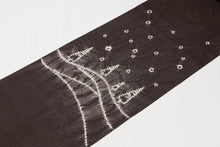 画像をギャラリービューアに読み込む, 名古屋帯 反物 正絹 絞り 桐生 桐生絞り 名門 泉織物 謹製 菱絞り 茶色 帯 未仕立て 九寸名古屋帯 なごや帯 おしゃれ カジュアル お洒落 高級 着付け レディース 色無地 無地 付下げ 紬 小紋 木綿 きもの 着物 女性 和服 和装小物 着付け小物 単衣 袷