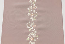 画像をギャラリービューアに読み込む, 当店オリジナル 名古屋帯 反物 正絹 塩瀬 桜の刺繍 春 ひな祭り 帯 刺しゅう 未仕立て 九寸名古屋帯 なごや帯 おしゃれ カジュアル お洒落 高級 着付け レディース 色無地 無地 きもの 着物 女性 和服 和装小物 着付け小物 無地 紬 小紋