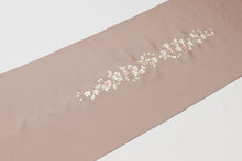 画像をギャラリービューアに読み込む, 当店オリジナル 名古屋帯 反物 正絹 塩瀬 桜の刺繍 春 ひな祭り 帯 刺しゅう 未仕立て 九寸名古屋帯 なごや帯 おしゃれ カジュアル お洒落 高級 着付け レディース 色無地 無地 きもの 着物 女性 和服 和装小物 着付け小物 無地 紬 小紋