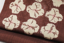 画像をギャラリービューアに読み込む, 名古屋帯 反物 正絹 絞り 桐生 桐生絞り 名門 泉織物 謹製 菱絞り 茶色 帯 未仕立て 九寸名古屋帯 なごや帯 おしゃれ カジュアル お洒落 高級 着付け レディース 色無地 無地 付下げ 紬 小紋 木綿 きもの 着物 女性 和服 和装小物 着付け小物 単衣 袷