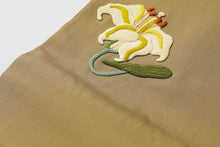 画像をギャラリービューアに読み込む, 名古屋帯 反物 正絹 しゃれ帯 百合 押絵 グレー 帯 刺しゅう 未仕立て 九寸名古屋帯 なごや帯 おしゃれ カジュアル お洒落 高級 着付け レディース 色無地 無地 きもの 着物 女性 和服 和装小物 着付け小物 無地 紬 小紋