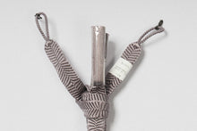 画像をギャラリービューアに読み込む, 羽織紐 正絹 飾り 男性 着物 小物 羽織り 紐 絹100% 唐組伝統工芸士 安田進 男性用 和装小物 灰色 グレー メンズ 帯 男性 用 柄 おしゃれ きもの カジュアル 男性 和装 和服 和装小物 着付け小物