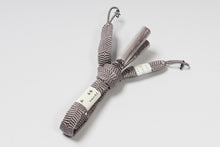 画像をギャラリービューアに読み込む, 羽織紐 正絹 飾り 男性 着物 小物 羽織り 紐 絹100% 唐組伝統工芸士 安田進 男性用 和装小物 灰色 グレー メンズ 帯 男性 用 柄 おしゃれ きもの カジュアル 男性 和装 和服 和装小物 着付け小物