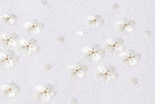 画像をギャラリービューアに読み込む, 留袖用 帯揚げ 白 さくら 桜 刺しゅう 丹後ちりめん 上質 正絹100% 京都 和装小物 着物 袋帯 留袖 白 黒留袖 結婚式 フォーマル 正絹 結婚式用 通年 白い帯揚げ 単品 花嫁 母 礼装用 白地 色留袖 色留