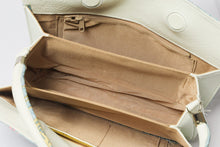 画像をギャラリービューアに読み込む, 帯地 バッグ 花柄 和装 洋装 着物 バッグ ブルー 衿秀 がま口バック 和服 普段用 和装用 トートバック 和装用 和服 着物初心者 お出掛け 茶席 お茶会 鞄 着物に合わせるバッグ 和装用バック カジュアル きもの用バック 着物用バック 小紋 付下げ 無地 小紋 紬