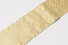画像をギャラリービューアに読み込む, 半幅帯 正絹 七宝模様 唐織 金 ゴールド ベージュ 西陣織物 京都 博多帯 博多織 日本製 帯 細帯 着物 フォーマル カジュアル 単衣 小紋 和服 和装 和装小物 着付け 小物 お洒落 女性用 レディース きもの 着物 高級 訪問着 付下げ 小紋 無地