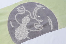 画像をギャラリービューアに読み込む, ひょうたんなまず 帯揚げ 正絹 縮緬 絞り なまず模様 若草色 衿秀 高級 和服 着物 しゃれ袋 名古屋帯 おしゃれ カジュアル 袷 単衣 お茶会 付下げ 色無地 小紋 紬 木綿 着付け小物 帯あげ 和装小物