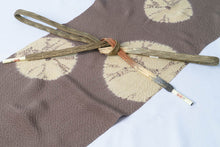 画像をギャラリービューアに読み込む, 純国産 平組 帯締め 正絹 龍工房 高級 帯〆 豪華 金糸 茶色 緑色 小紋 名古屋帯 帯 コーディネート おしゃれ 名古屋帯 袋帯 袷 単衣 組紐 着物 和装 着付け小物 和装小物 フォーマル 結婚式 七五三 訪問着 礼装用 色留袖 帯締め 日本製 国産